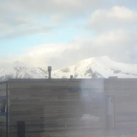 Lyngvaer Sunrise - Jacuzzi - No 11 Hébergement de vacances *