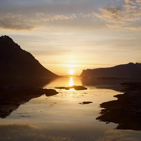 Lyngvaer Sunrise - Jacuzzi - No 11 Lyngværet