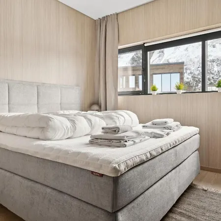 Lyngvær Sunrise - Jacuzzi - No 11 * Storoya