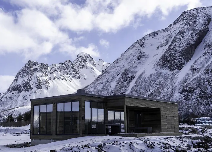 Prázdninový dům Lyngvaer Sunrise - Jacuzzi - No 11 *