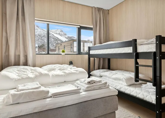 Prázdninový dům Lyngvaer Sunrise - Jacuzzi - No 11 *