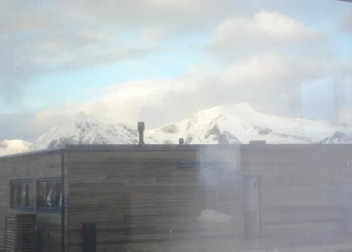 Lyngvaer Sunrise - Jacuzzi - No 11 Semesterbostad *