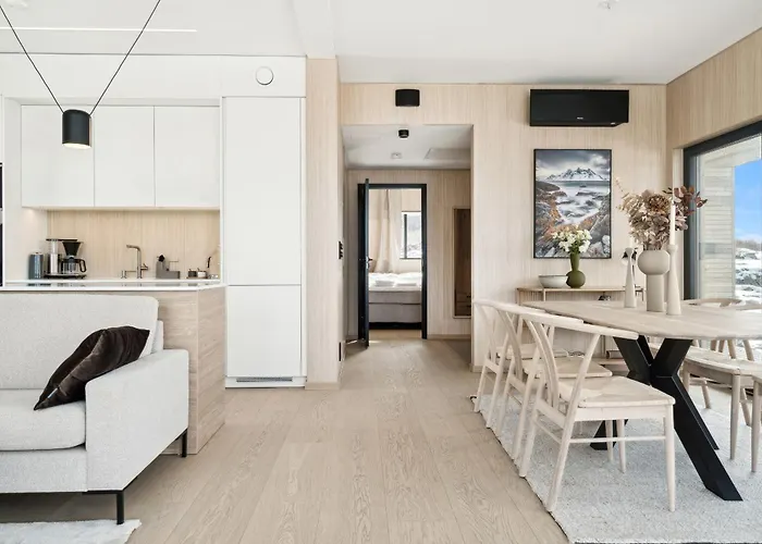 Lyngvaer Sunrise - Jacuzzi - No 11 Semesterbostad